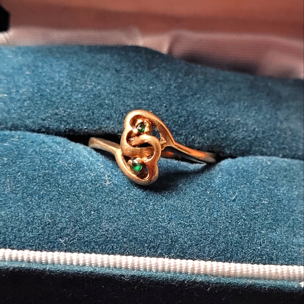 ⭐️Vintage 10k Gold Emerald Heart Ring⭐️